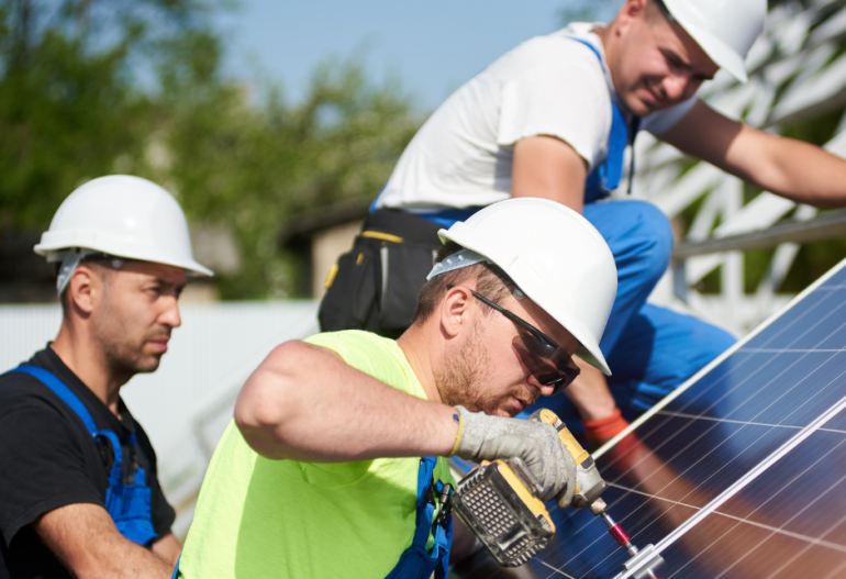 Ventajas paneles solares para empresas: menor desgaste